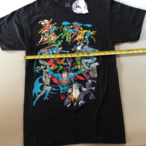 Men's Marvel Comics T-Shirt. NWT - Picture 2 of 4